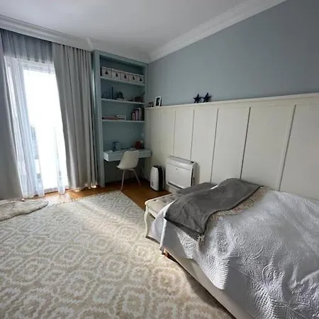 Loren's * Plazhi San Pietro